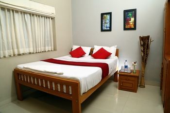 Wayanad Cliff Hotel Kalpatta Buitenkant foto