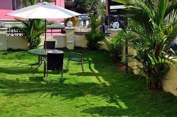Wayanad Cliff Hotel Kalpatta Buitenkant foto